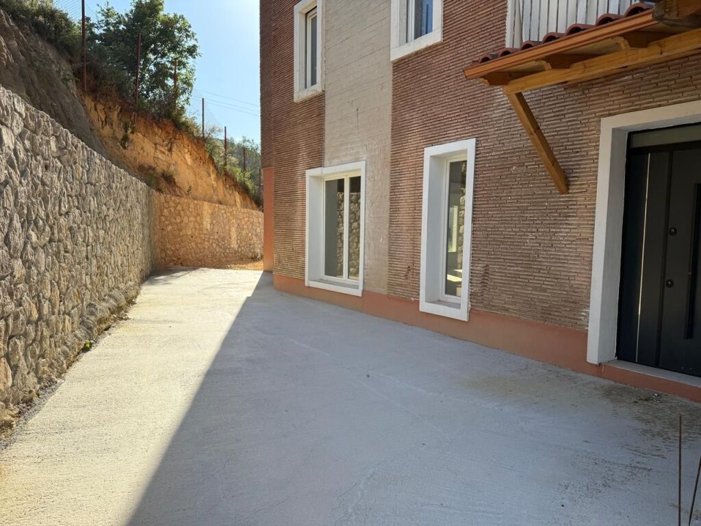 FOR SALE OR FOR RENT BUSINESS PREMISES