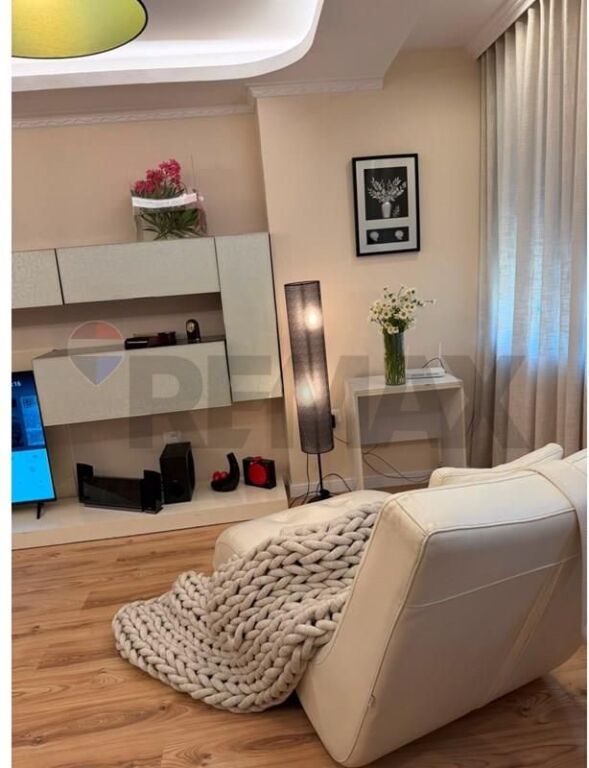 APARTMENT 2+1+2 PARIS COMMUNE