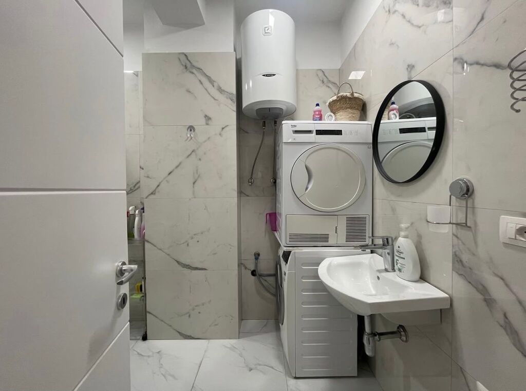 Apartament 2+1 per qira tek Rruga e Kosovareve.