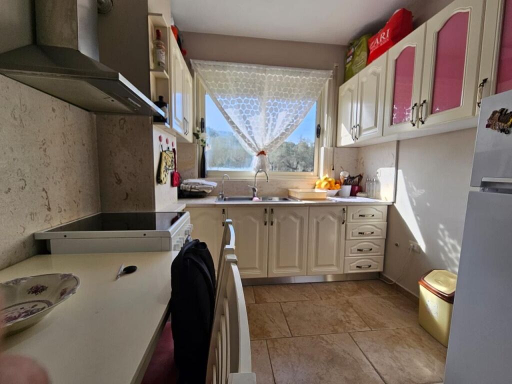 Apartament 1+1 me qera tek Liqeni i Thate