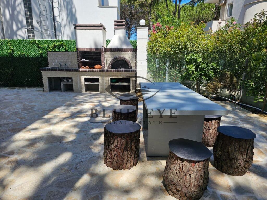Luxury Villa with Sea View and Pool for Sale, in Durres!