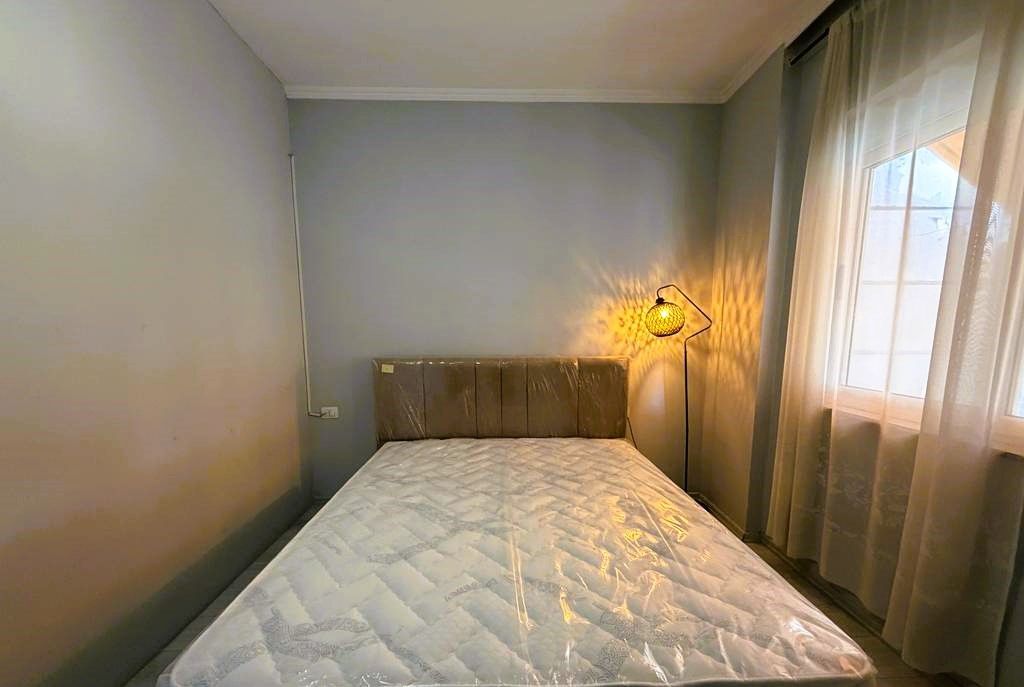 Apartamenti 1+1 për shitje i cili ndodhet në Rr Siri Kodra, pranë Selvise.