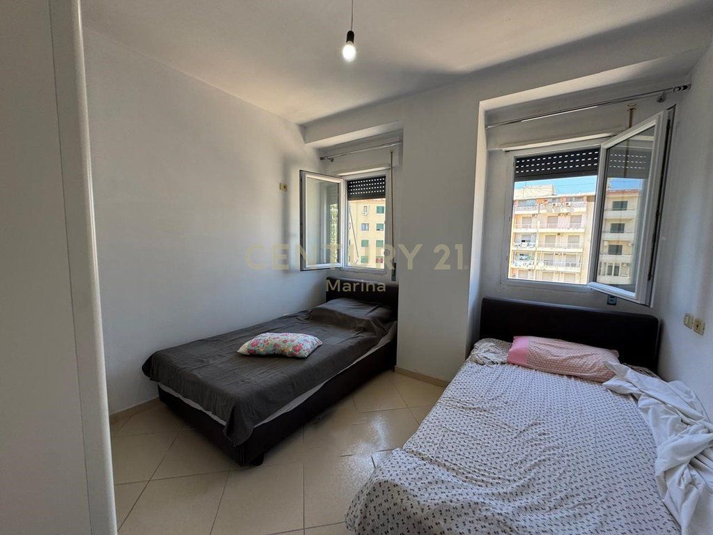 APARTAMENT 2+1+2 PER SHITJE,PRANE KONSULLATES ITALIANE ,NE LUNGOMARE!