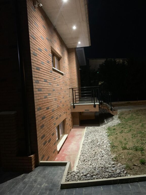 Qera | Vilë 10 + 1 | TEG – Tirana East Gate | 3000 €/muaj