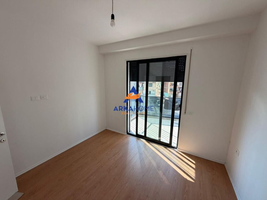 JEPET ME QERA APARTAMENT 2+1+2+BALLKON TE “RESIDENCA STAR BOSKO” 65000 LEKË