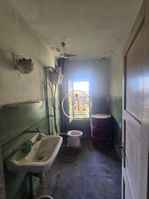 🏡 VENDESI APPARTAMENTO 2+1 VICINO ALLA SCUOLA QEMAL MICI DURRËS