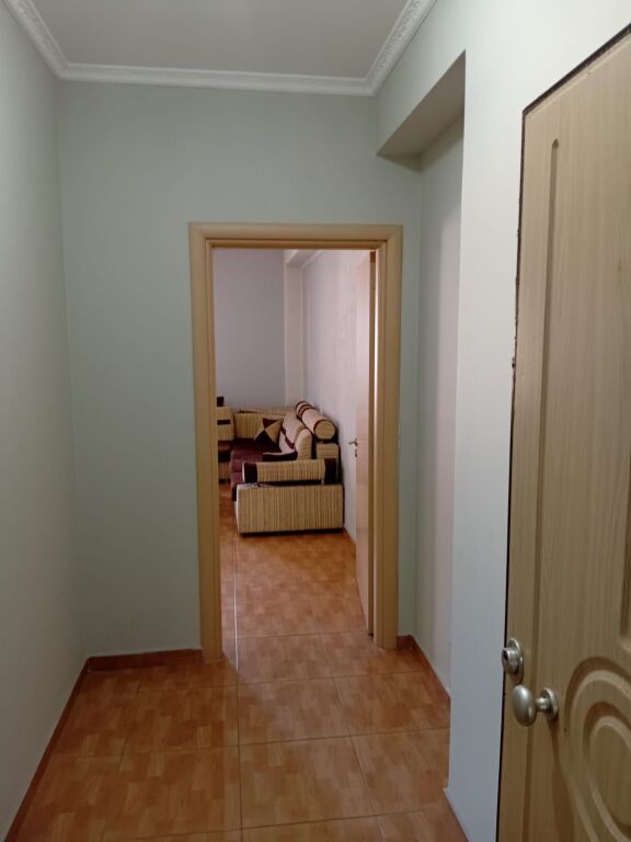 Apartament me qera
