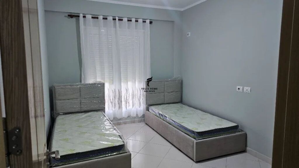 APARTAMENT ME QERA 2+1 KOPSHTI ZOOLOGJIK 65.000 LEKE FH-79997