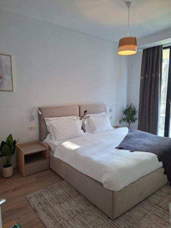 8 APARTAMENTE ME QERA MINE PEZA 650.000 LEKE FH-79992