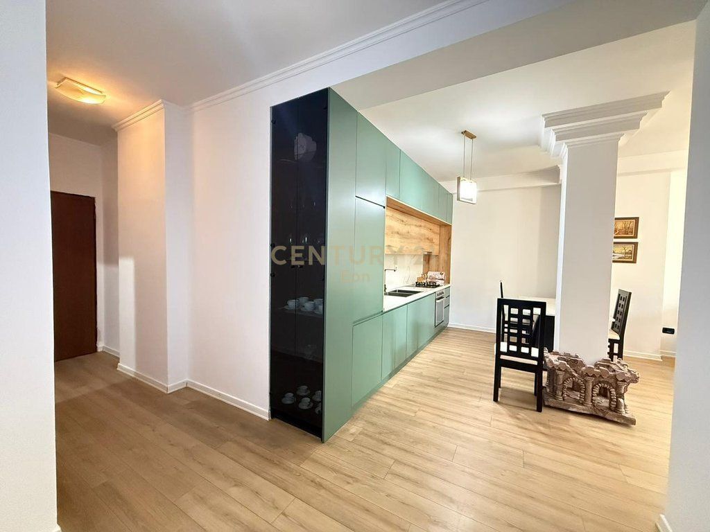 SHITET APARTAMENT 2+1 NE QENDER TE DURRESIT!