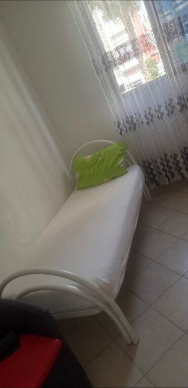 Monolocale 200 euro.Astir