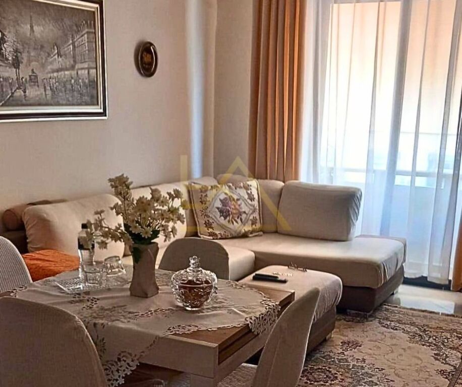 Shitet Apartament 2+1 – Qendra e Tiranës