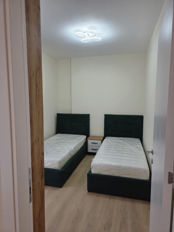 SHITET APARTAMENT 2+1 – RRUGA "MIGJENI", TIRANË