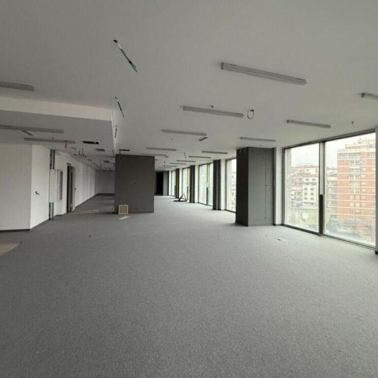 Zyrë Downtown me Qira 1,590m²  –  OPEN SPACE