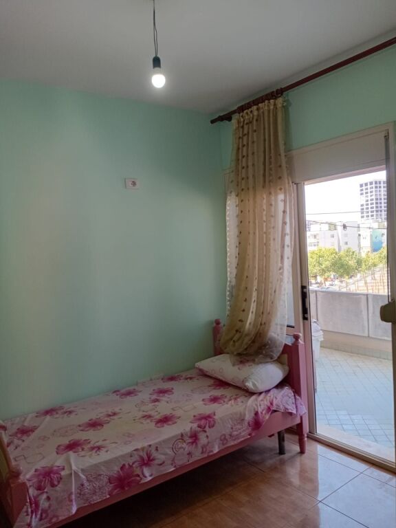 Apartament me qera