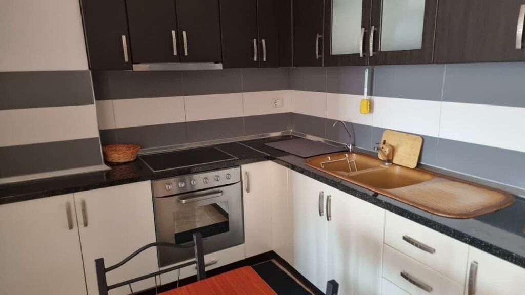 Apartament 2+1+2 me qera ne Yzberisht