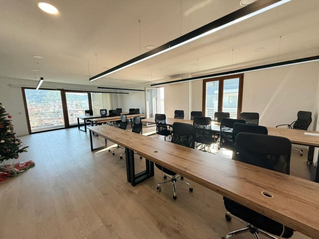 🏢 AMBIENTE UFFICIO OPEN SPACE IN AFFITTO PRESSO DELIJORGJI