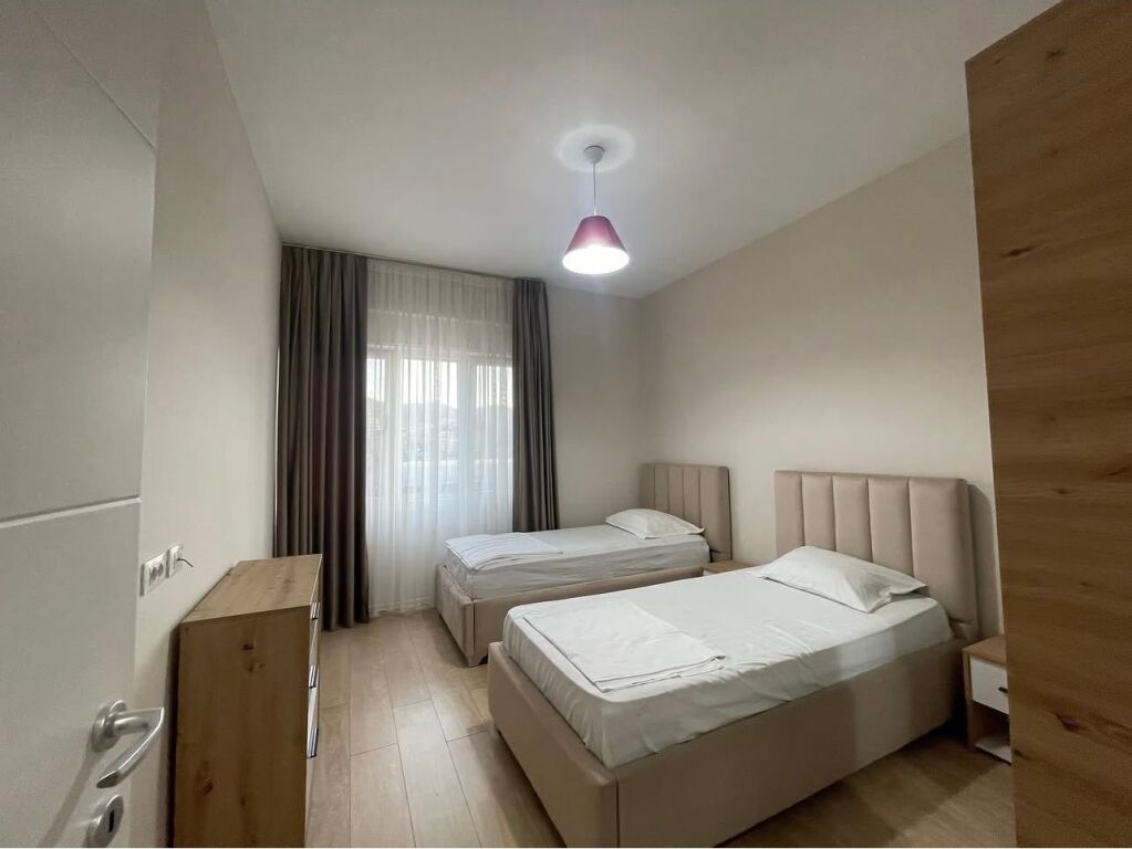 Apartament 2+1 per qira tek Rruga e Kosovareve.
