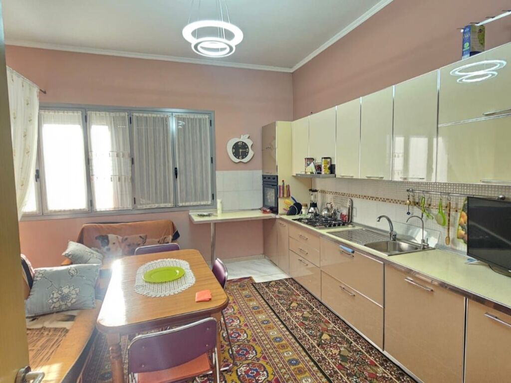 🏡 **JEPET ME QERA SUPER APARTAMENT 3+1 NË SHIJAK**