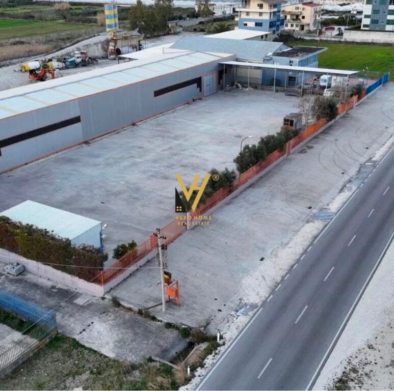 INDUSTRIAL SPACE FOR SALE 7,190 M2 IN LEVAN FIER 800,000 EURO
