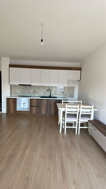 Apartament me qera 1+1- 📍Bulevardi Ri, kompleksi Ndregjoni- 550 mije leke