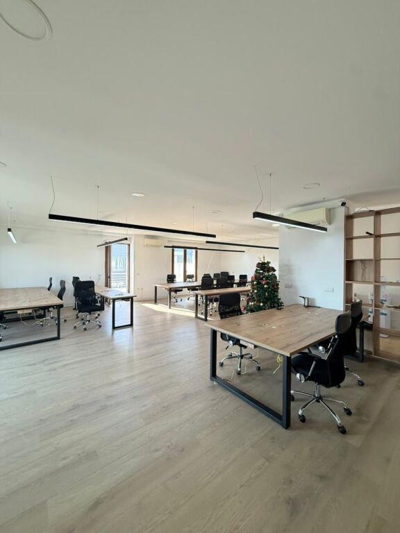 🏢 AMBIENTE UFFICIO OPEN SPACE IN AFFITTO PRESSO DELIJORGJI
