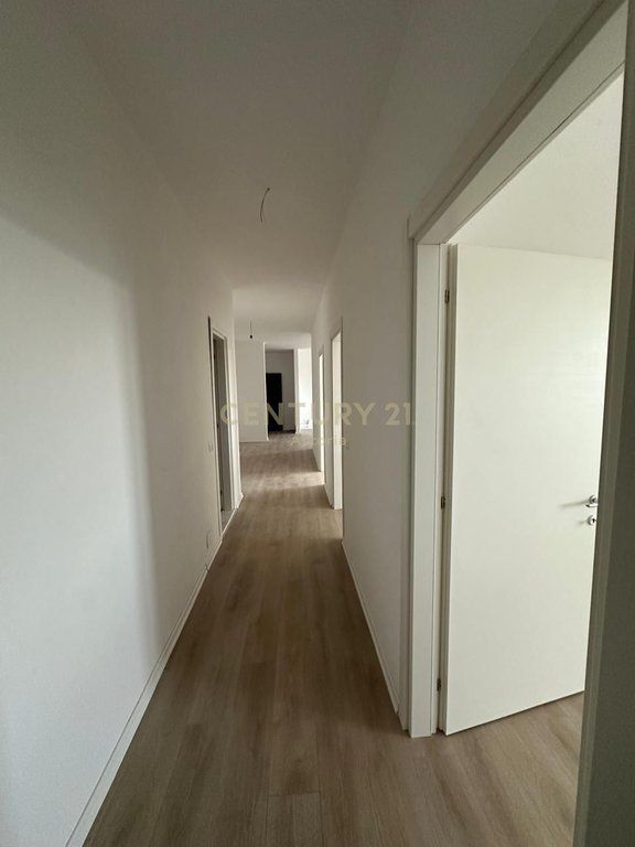 Vendesi appartamento 3+1+2 nel complesso Grand Gallery, Yzberisht