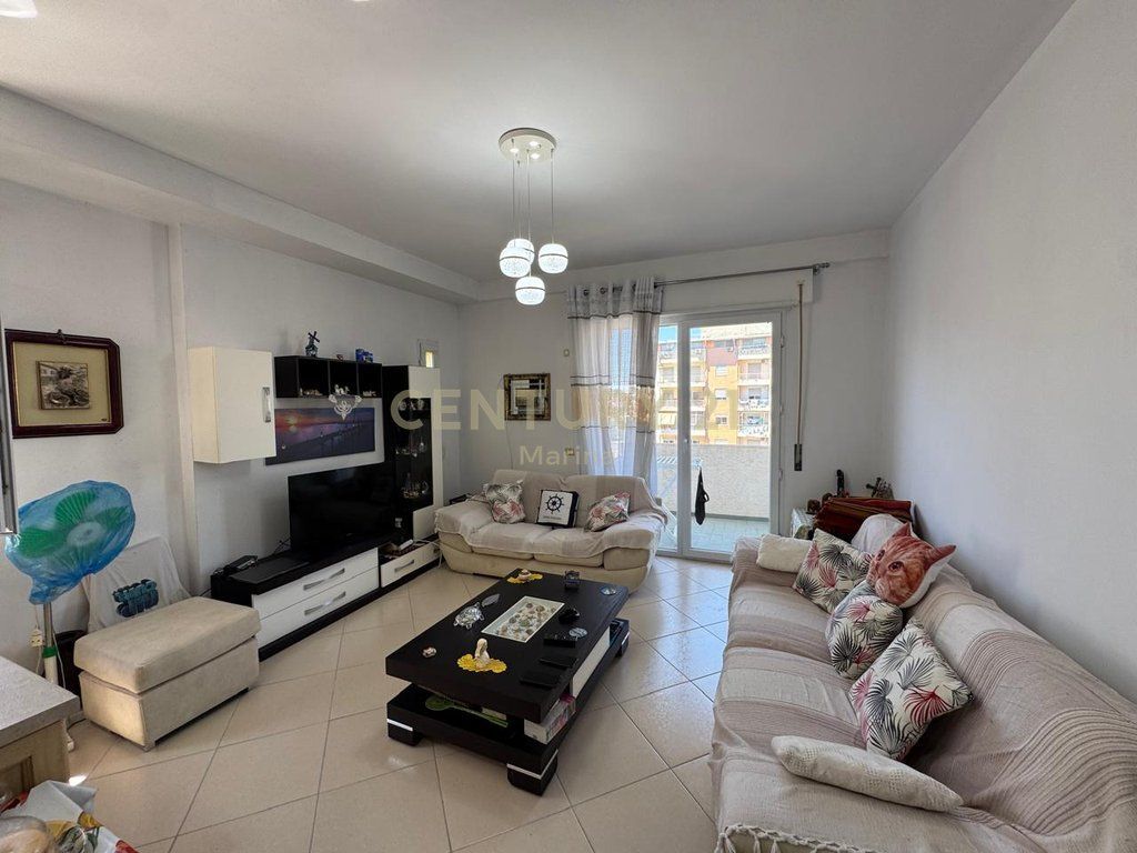 APARTAMENT 2+1+2 PER SHITJE,PRANE KONSULLATES ITALIANE ,NE LUNGOMARE!