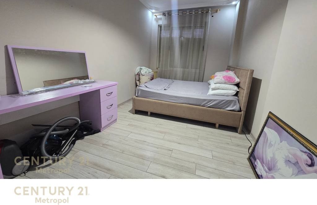 Shitet apartament 2+1 ne Fresk, ne fillim te rruges Dalip Topi!