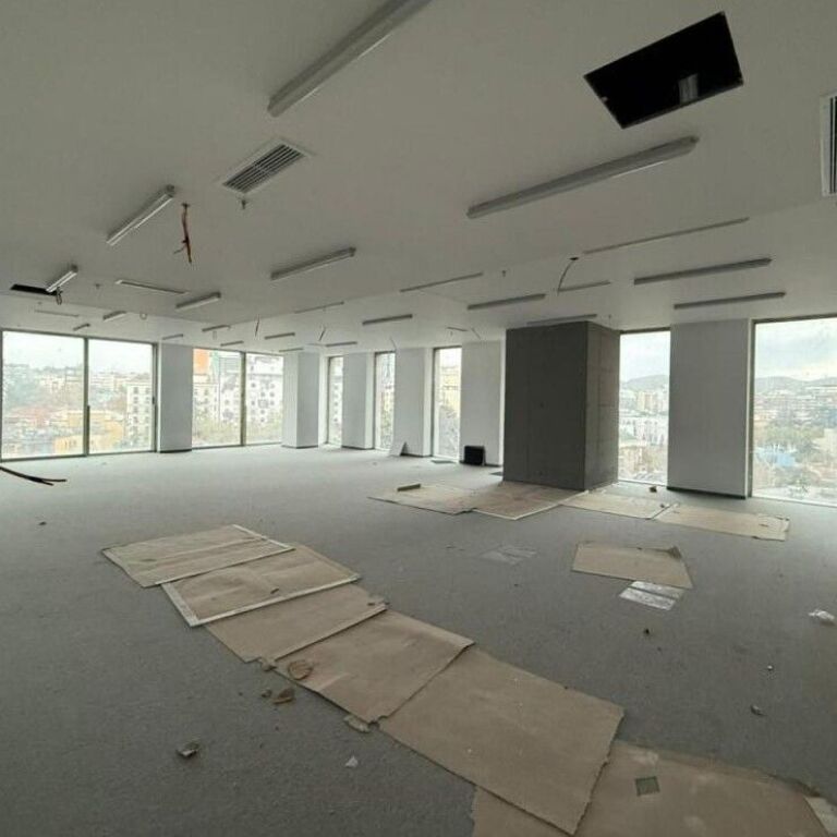 Zyrë Downtown me Qira 1,590m²  –  OPEN SPACE