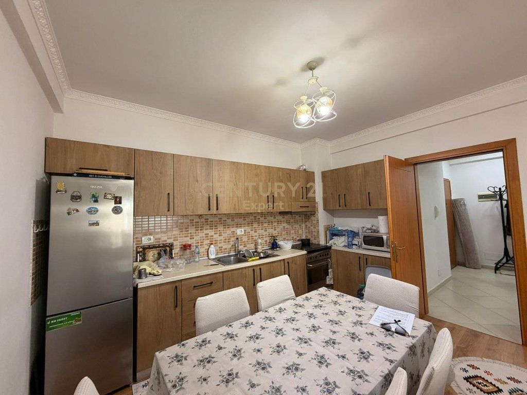 Apartament 1+1 me Post Parkimi për shitje në Astir, Tiranë!