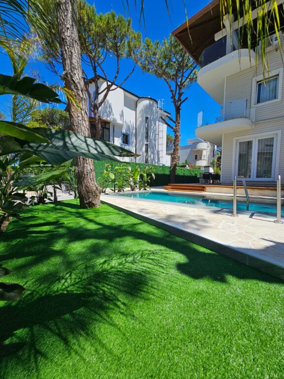 Luxury Villa for Sale Sea View and Pool, in Durres!
