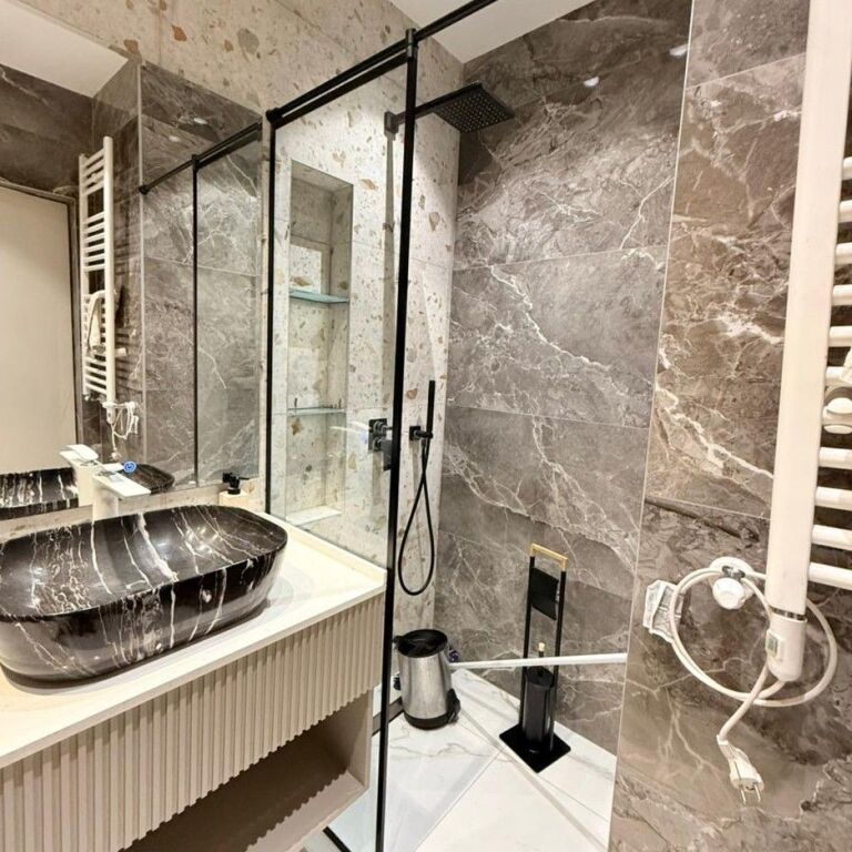 🌇✨ Apartment 2+1+2 for Rent – Near the Artificial Lake, Tirana 🌿🏡