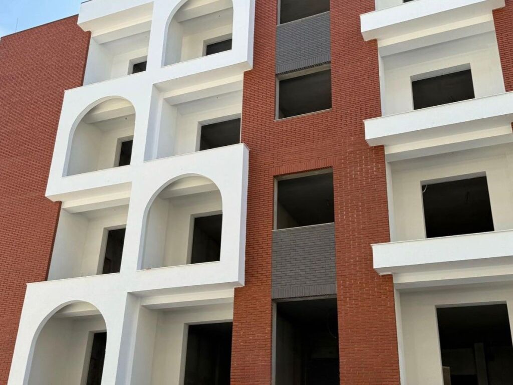 🏡 Shitet Apartament 2+1 – LakeSide Residence, Paskuqan ✨