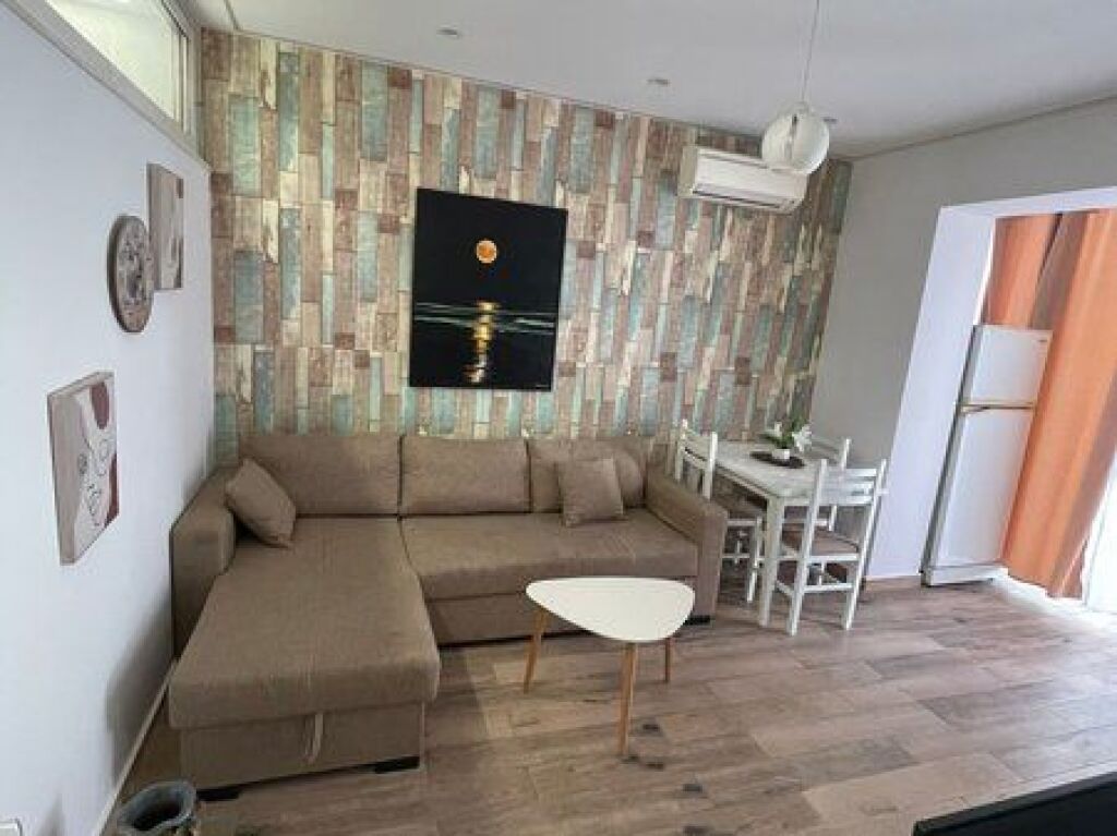 In vendita, appartamento 1+1, Mine Peza, Tirana