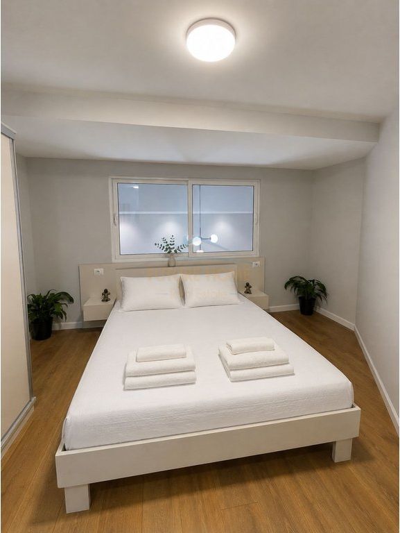 Shitet,Apartament 1+1,Liqeni i Thate.