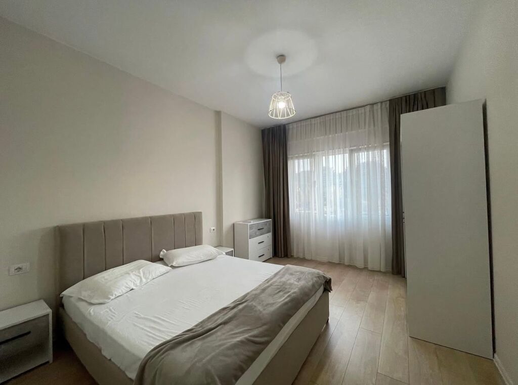 Apartament 2+1 per qira tek Rruga e Kosovareve.