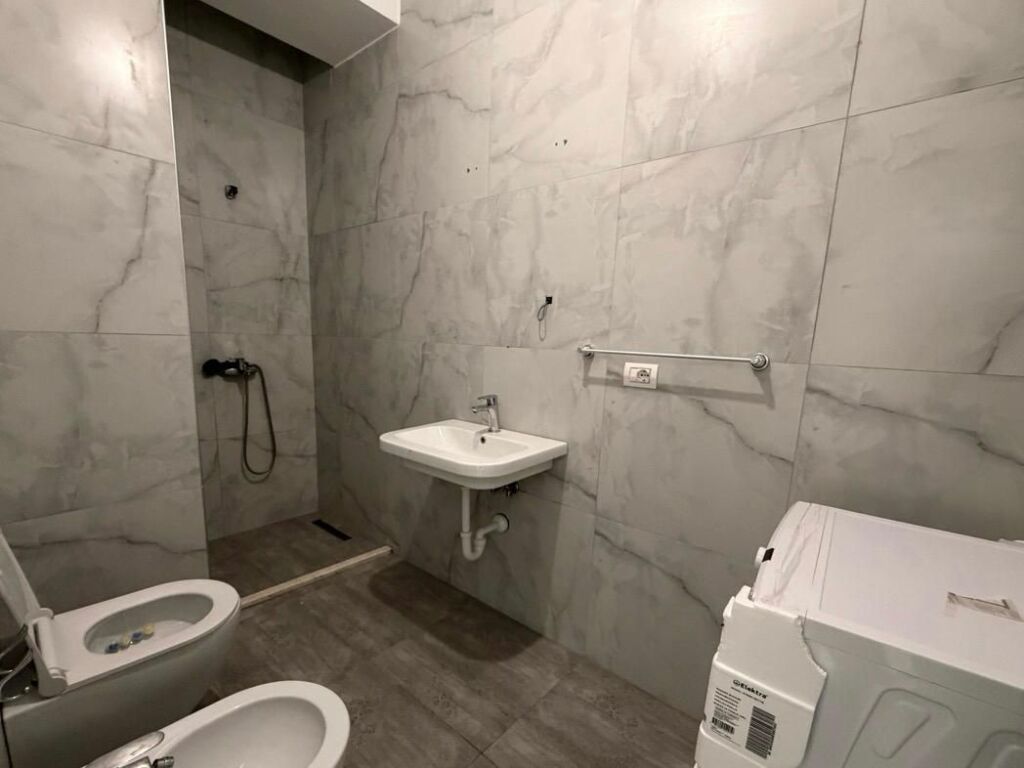 Apartment for rent 1+1 - 📍Ali Demi, Mangalem complex -400 thousand lek