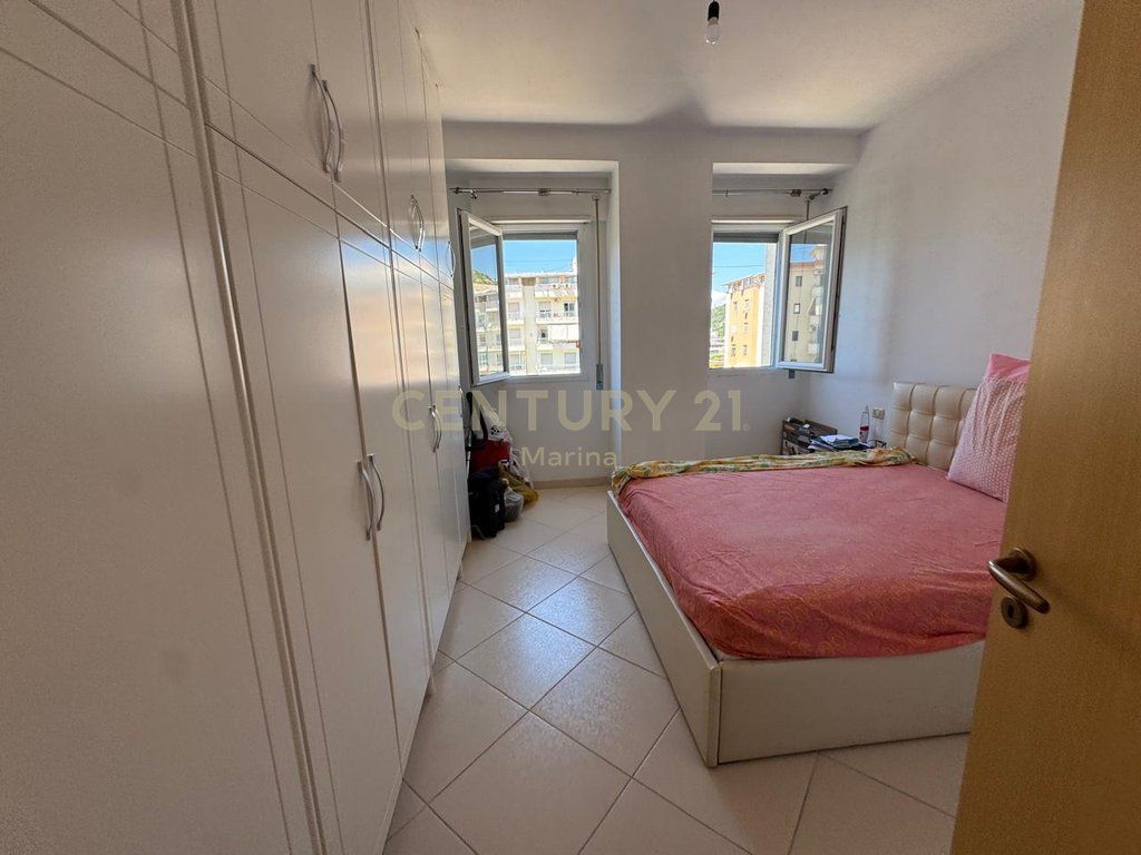 APARTAMENT 2+1+2 PER SHITJE,PRANE KONSULLATES ITALIANE ,NE LUNGOMARE!