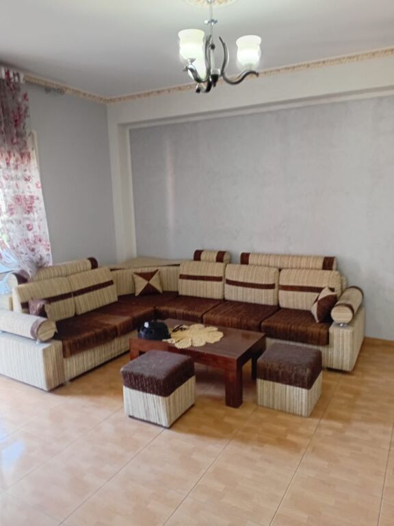 Apartament me qera