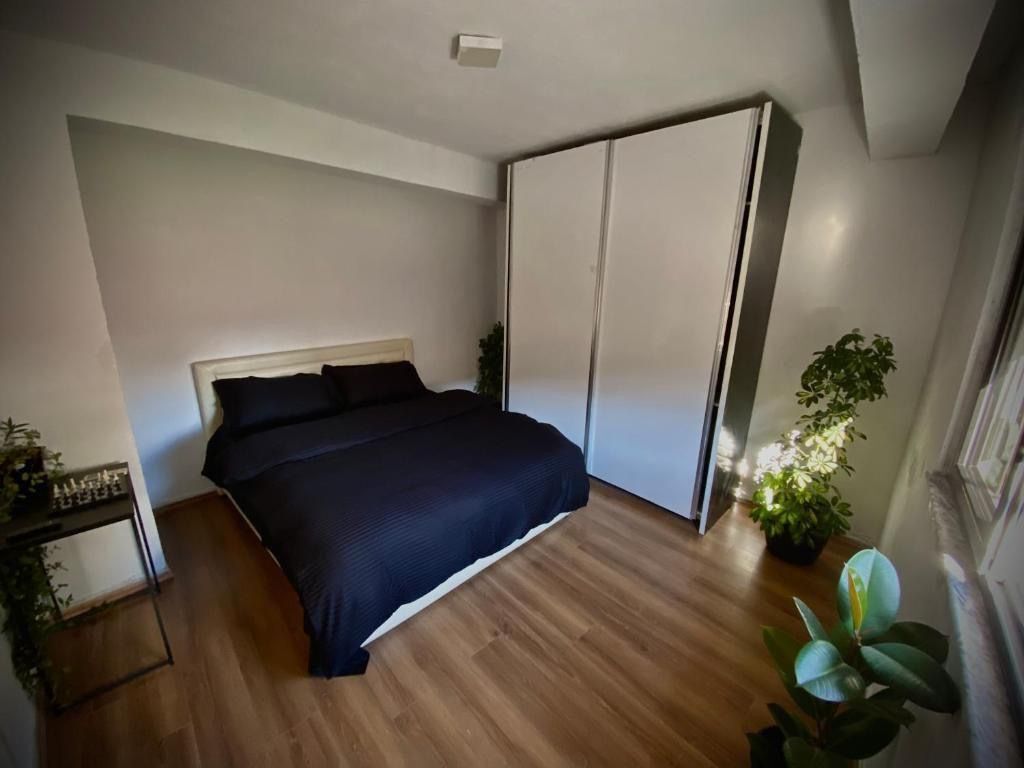 Apartament 1+1 te ATSH , rruga Vllazen Huta