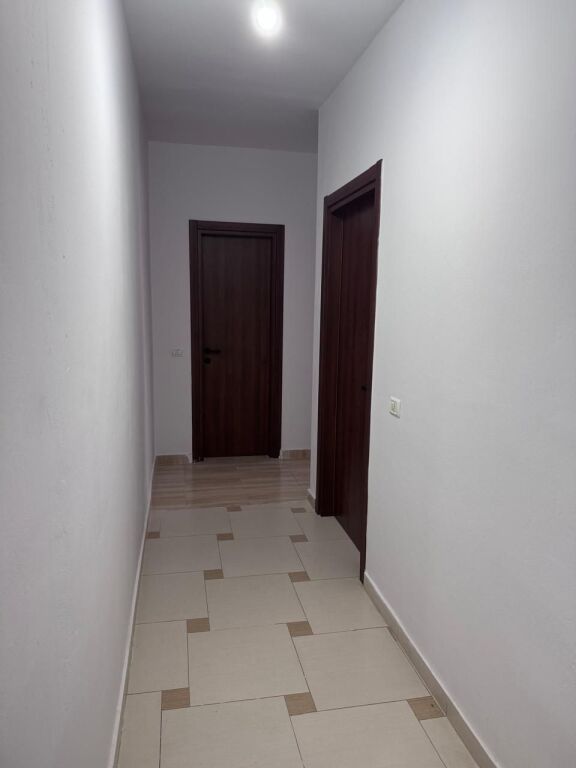 Affitto | Apartament 1 + 1 | Yzberisht | 470 €/mese