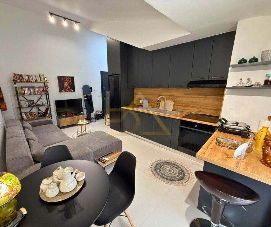 Shitet Apartament 1+1 – Fresk, Tiranë