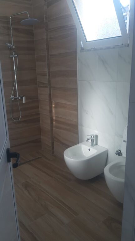 Apartament 1+1. 30000 leke Laprak