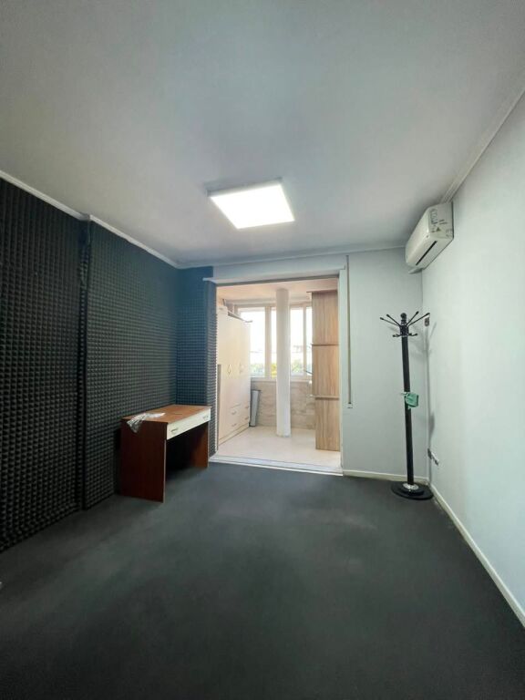 Business Premises for Rent - Lake View