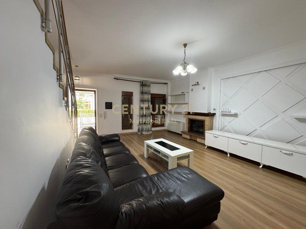 Villa Elegante su 3 Piani in Affitto vicino a TEG – Sicurezza, Comfort e Privacy