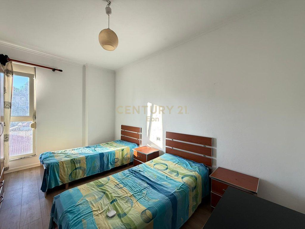 SHITET APARTAMENT 2+1 NE QENDER TE DURRESIT!