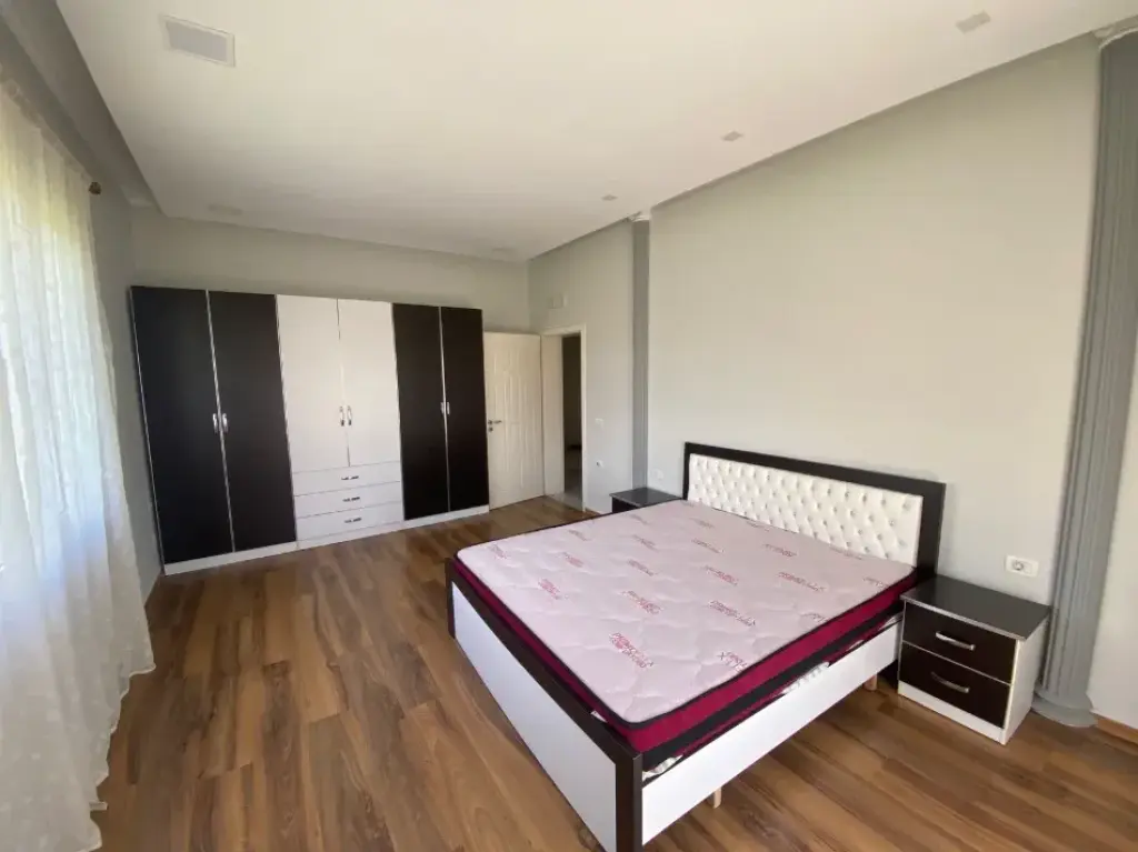 Qera | Apartament 3 + 1 | Rruga Xhebrahimet | 750 €/muaj