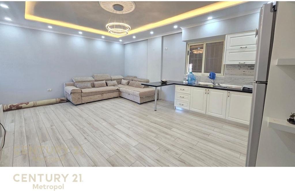 Shitet apartament 2+1 ne Fresk, ne fillim te rruges Dalip Topi!
