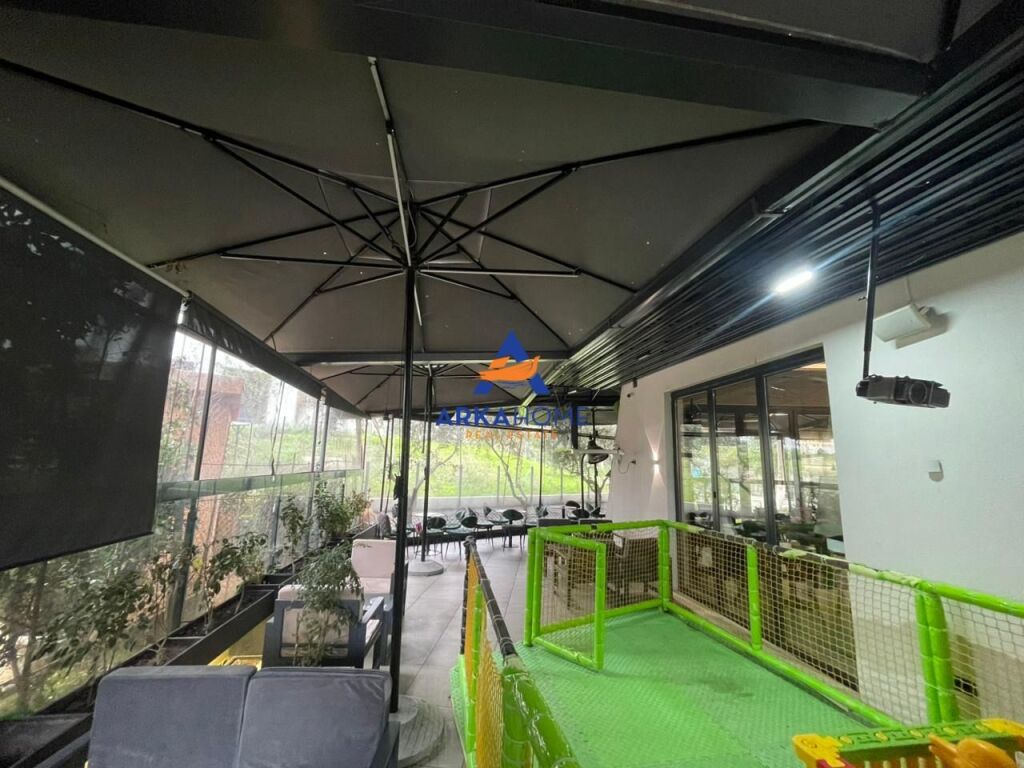 LOCALE IN AFFITTO PRESSO IL COMPLESSO MAGNET 260M2 1500 EURO NETTI